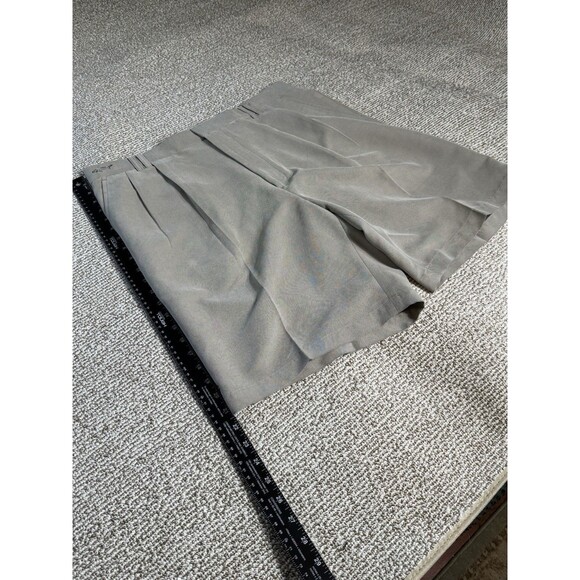 Greg Norman Collection Golf Shorts Mens 36 Beige-Khaki Polyester Pleated SHARK - Picture 6 of 7